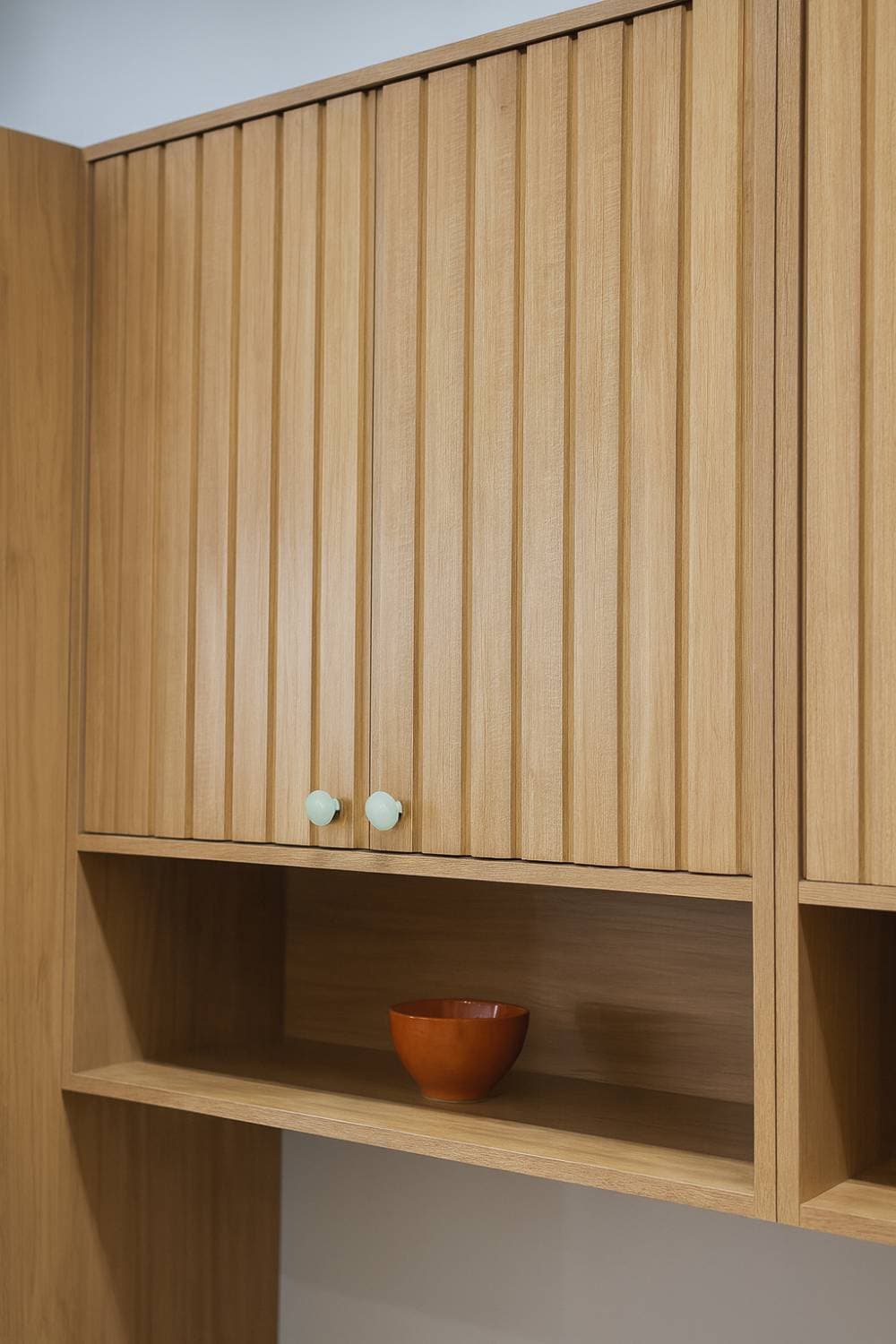 Armário Aéreo Divina com 2 Portas e Nichos 80cm - Cinamomo - imagem 1